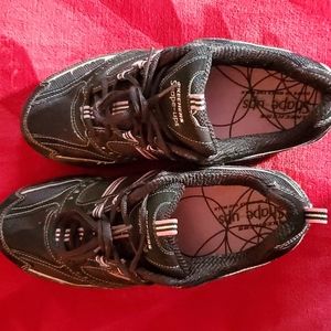 Skechers Shape-Ups ✨️✨️SALE✨️